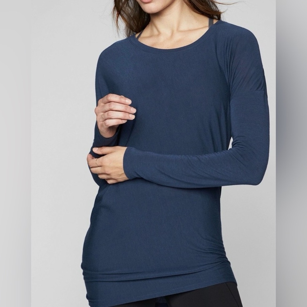 Athleta Threadlight Asymmetrical Relaxed Long Sle… - image 4
